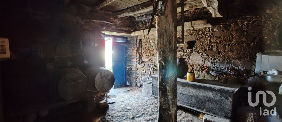 Maison de village T3 à Aguda de 312 m²