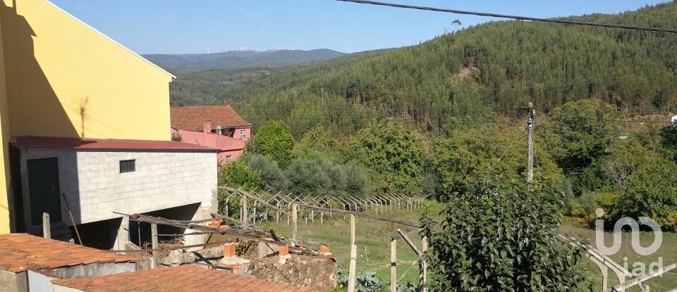 Maison de village T3 à Aguda de 312 m²