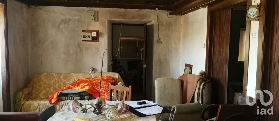 Maison de village T3 à Aguda de 312 m²