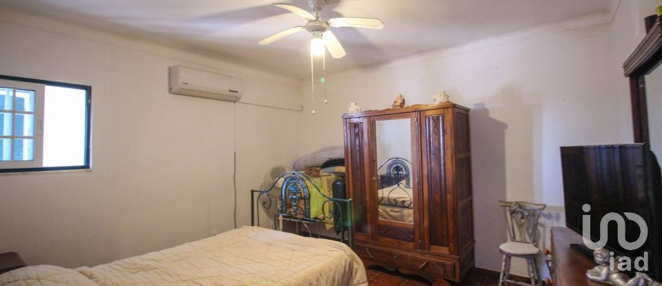 Maison de village T3 à Nossa Senhora da Graça dos Degolados de 165 m²