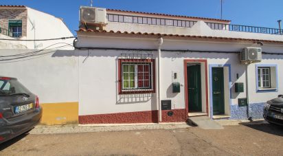 Maison de village T3 à Nossa Senhora da Graça dos Degolados de 165 m²