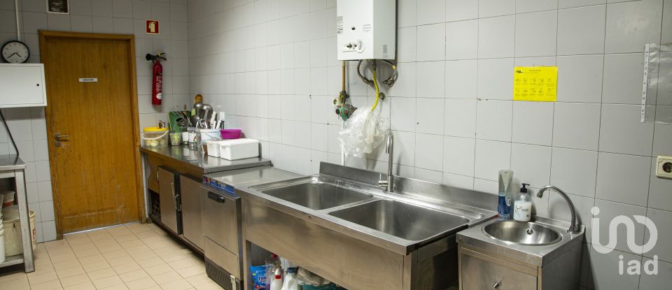 Bar-brasserie à Barcelos, Vila Boa e Vila Frescainha (São Martinho e São Pedro) de 100 m²