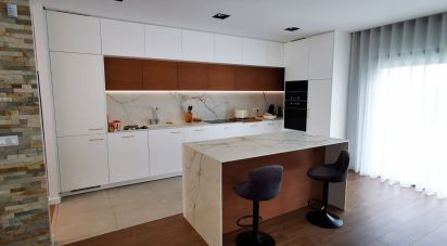 Maison T4 à Leiria, Pousos, Barreira e Cortes de 151 m²