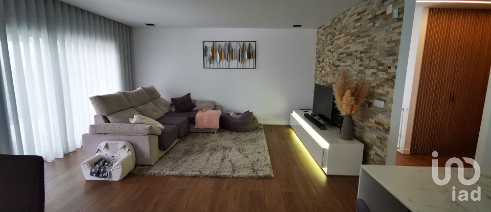 House T4 in Leiria, Pousos, Barreira e Cortes of 151 m²