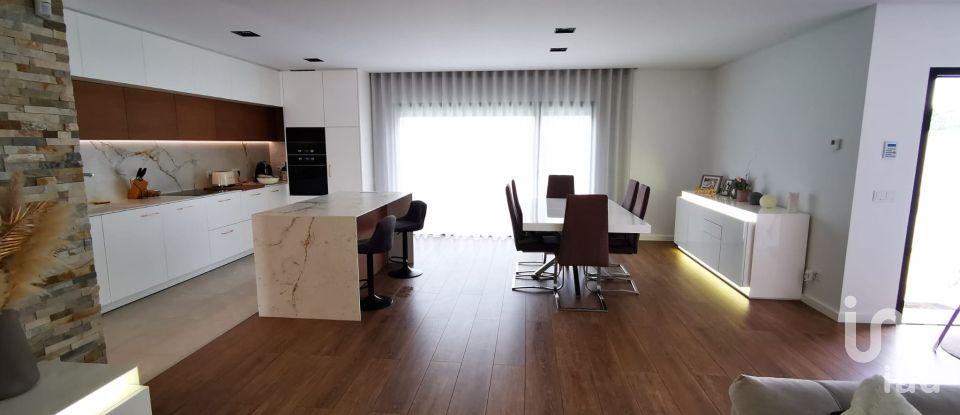 Moradia T4 em Leiria, Pousos, Barreira e Cortes de 151 m²