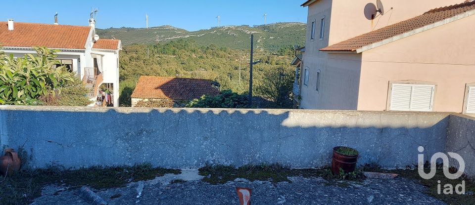 Maison de village T2 à Alqueidão da Serra de 108 m²