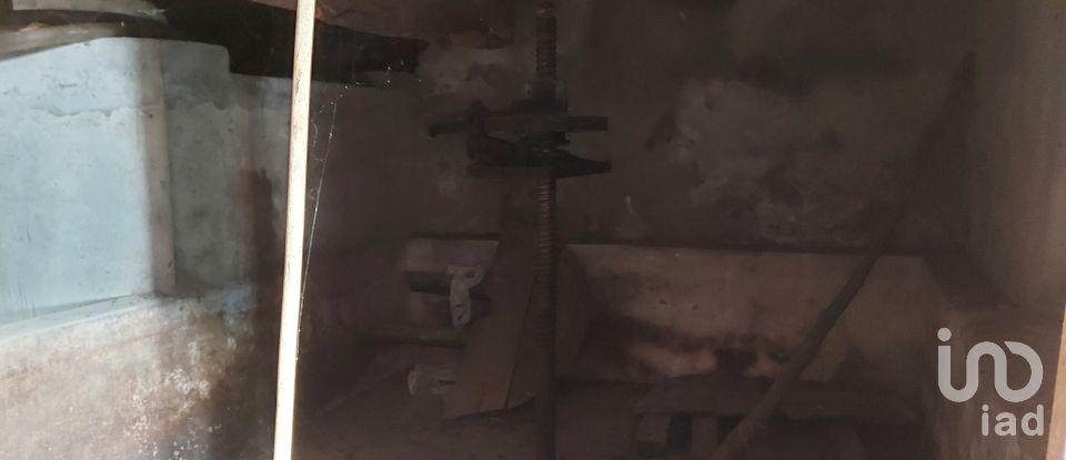 Maison de village T2 à Alqueidão da Serra de 108 m²