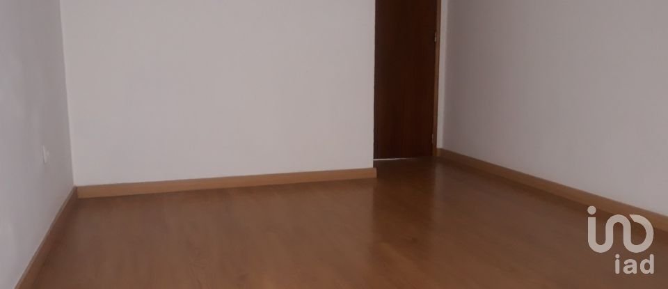 Apartamento T2 em Sé e São Lourenço de 90 m²