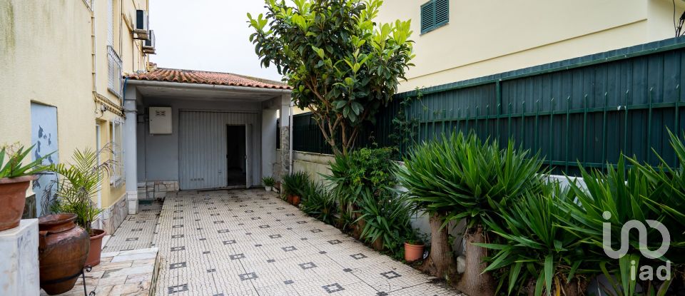 Lodge T7 in Quinta do Conde of 242 m²