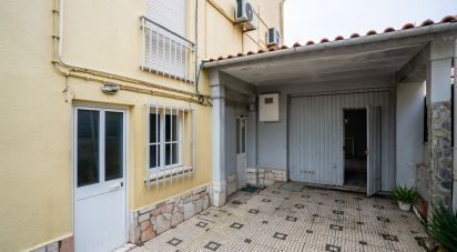 Gîte T7 à Quinta do Conde de 242 m²