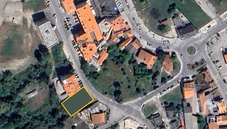 Land in Oliveira do Bairro of 714 m²