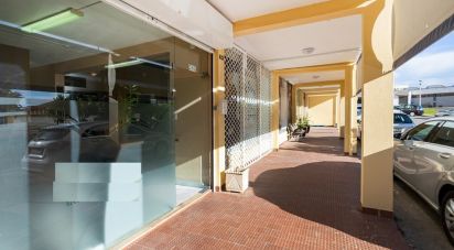 Loja / Estabelecimento Comercial em Faro (Sé e São Pedro) de 78 m²
