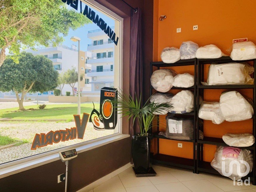 Boutique/Local commercial à Albufeira e Olhos de Água de 63 m²