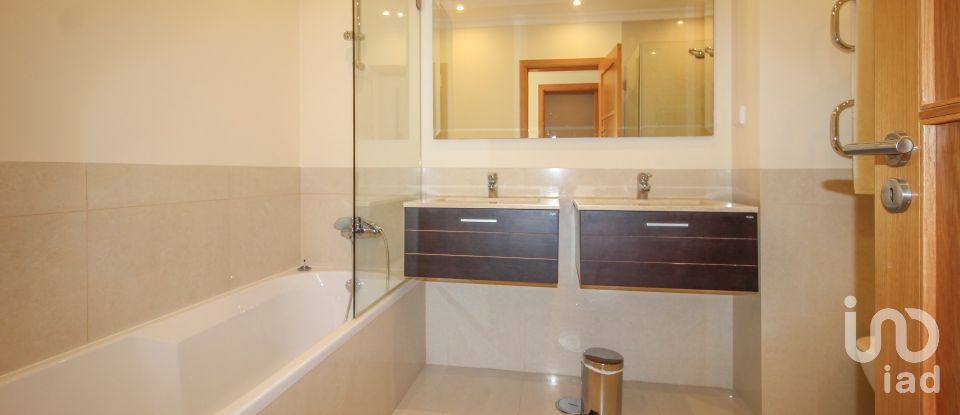 Lodge T4 in Quarteira of 200 m²