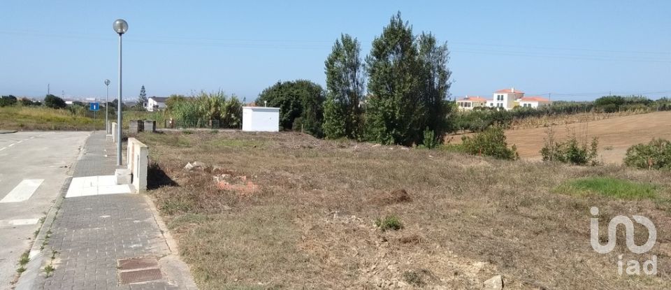 Building land in Atouguia da Baleia of 210 m²