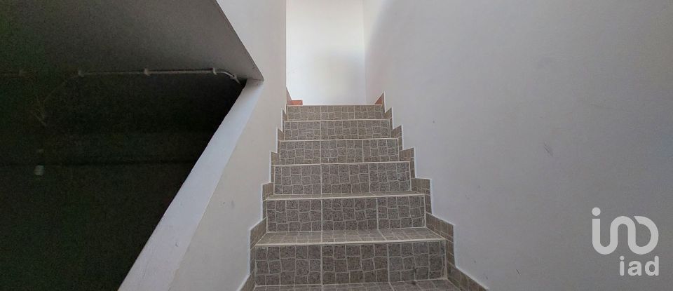 Boutique/Local commercial à Arcos e Mogofores de 128 m²