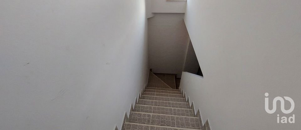 Boutique/Local commercial à Arcos e Mogofores de 128 m²