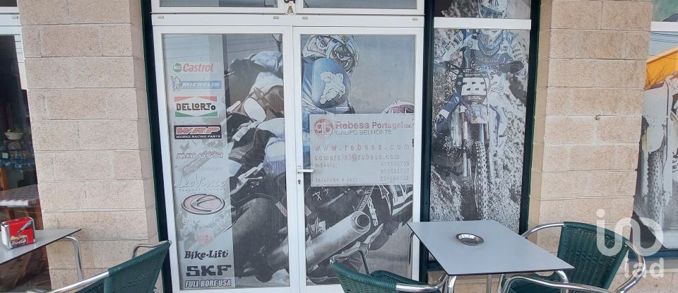 Boutique/Local commercial à Arcos e Mogofores de 128 m²