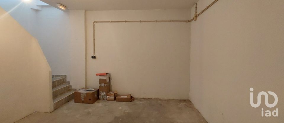 Boutique/Local commercial à Arcos e Mogofores de 128 m²