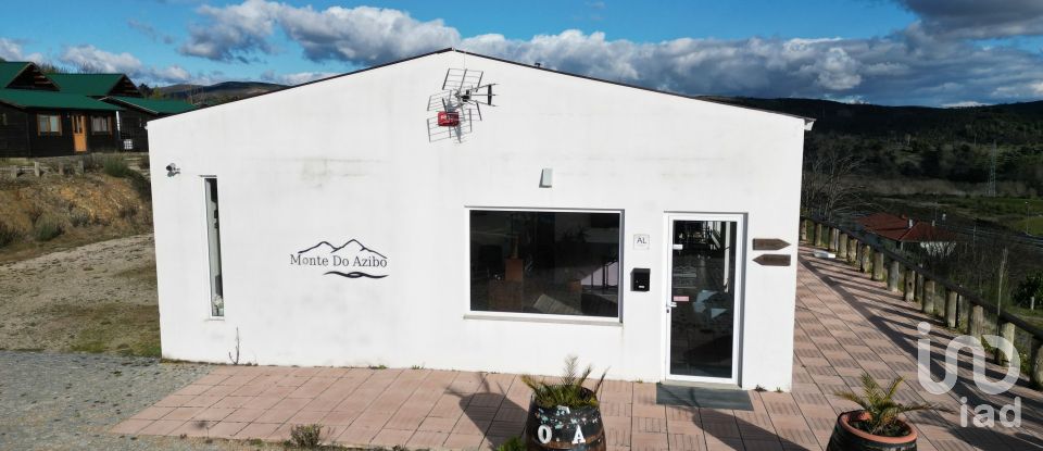 Maison rustique T10 à Podence e Santa Combinha de 380 m²