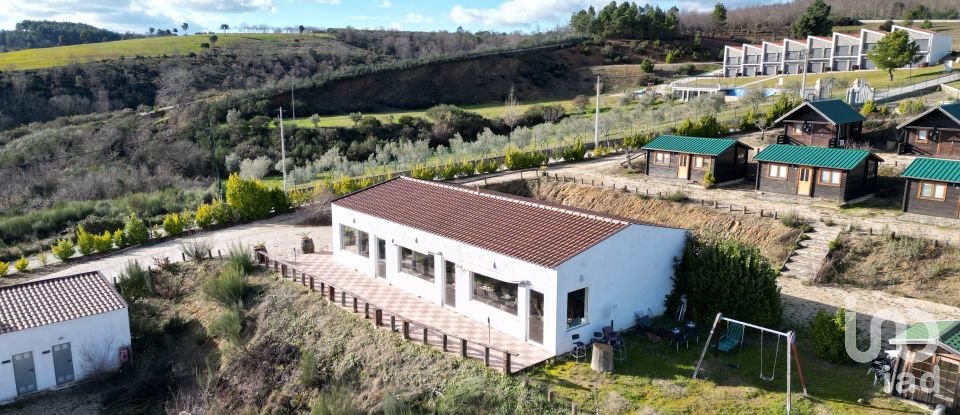 Maison rustique T10 à Podence e Santa Combinha de 380 m²