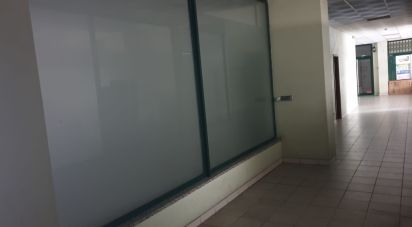 Boutique/Local commercial à Real, Dume E Semelhe de 50 m²