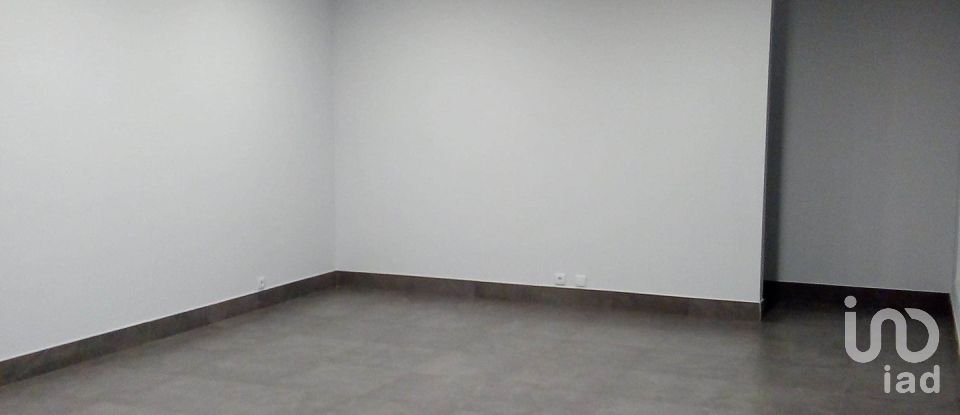 Boutique/Local commercial à Real, Dume E Semelhe de 50 m²