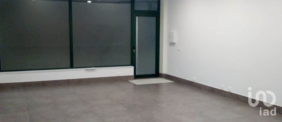 Boutique/Local commercial à Real, Dume E Semelhe de 50 m²