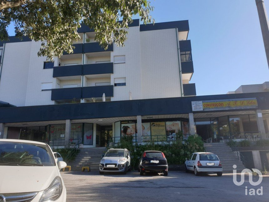 Boutique/Local commercial à Real, Dume E Semelhe de 50 m²