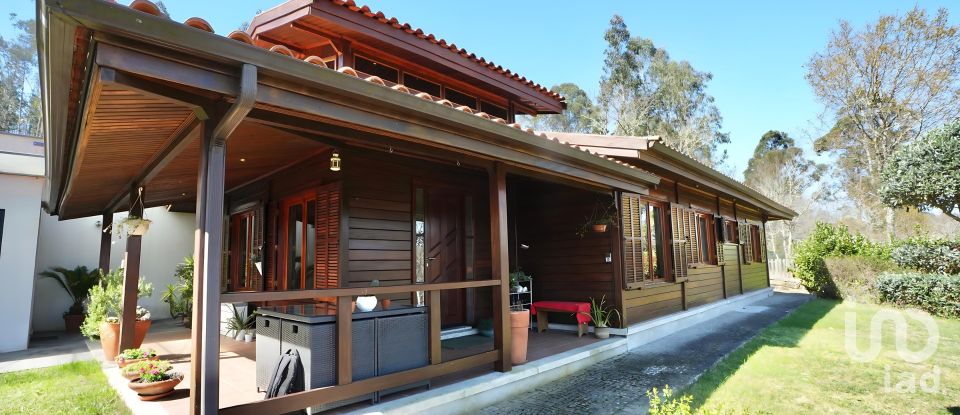 Ferme T3 à Fataunços e Figueiredo das Donas de 253 m²