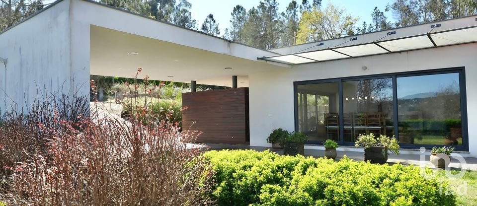 Ferme T3 à Fataunços e Figueiredo das Donas de 253 m²