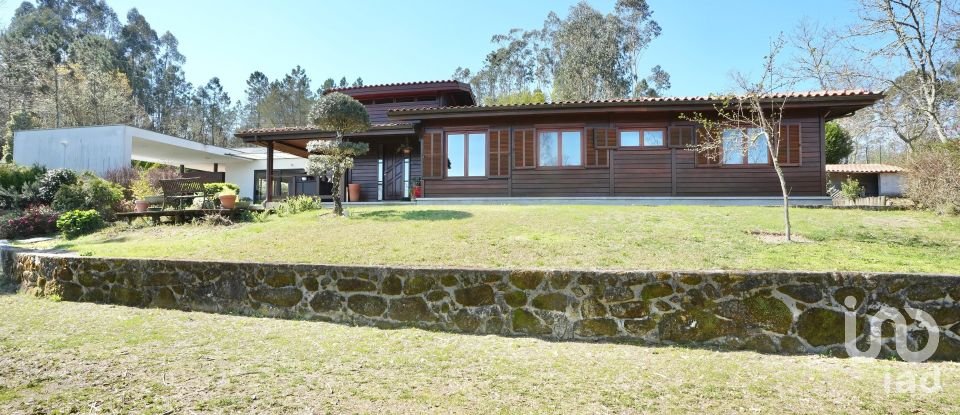 Ferme T3 à Fataunços e Figueiredo das Donas de 253 m²