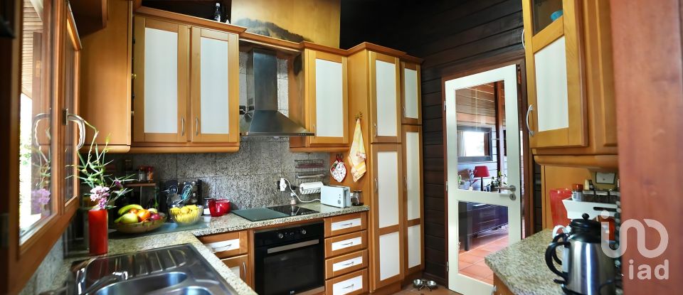 Ferme T3 à Fataunços e Figueiredo das Donas de 253 m²