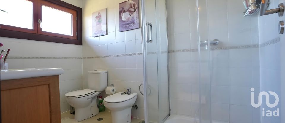 Ferme T3 à Fataunços e Figueiredo das Donas de 253 m²