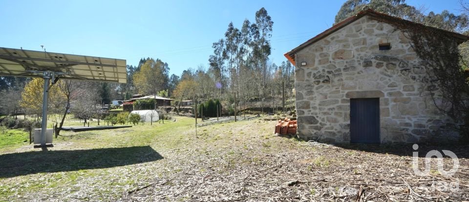 Ferme T3 à Fataunços e Figueiredo das Donas de 253 m²