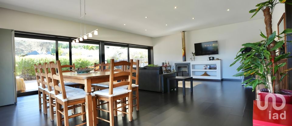 Ferme T3 à Fataunços e Figueiredo das Donas de 253 m²