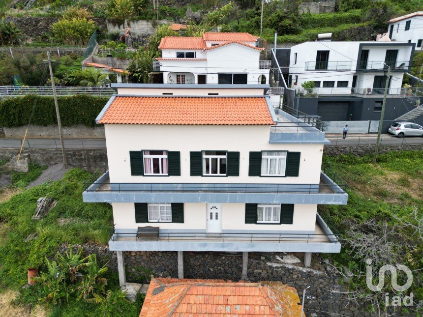 House T3 in Campanário of 199 m²