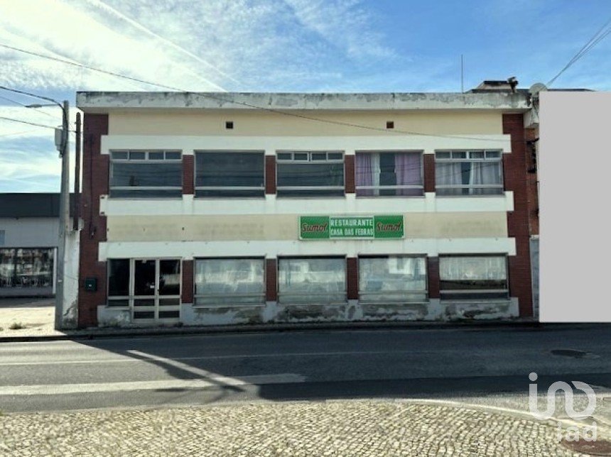 Shop / premises commercial in Vieira de Leiria of 450 m²