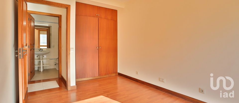 Apartment T3 in Espinho of 141 m²