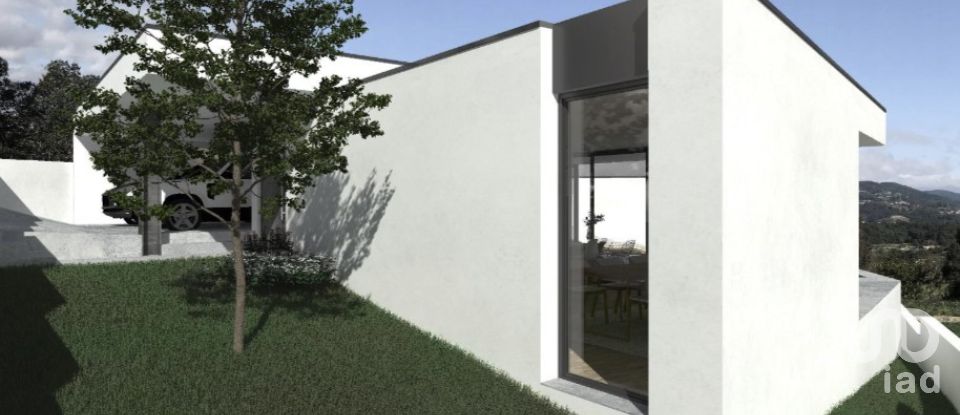 Maison T3 à Estorãos de 190 m²