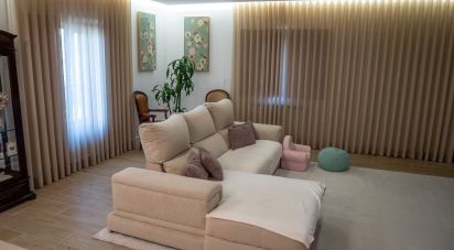 House T4 in Santa Comba of 418 m²