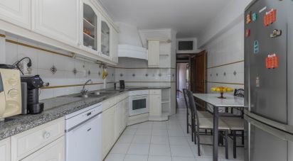 Apartment T3 in São Domingos de Rana of 127 m²