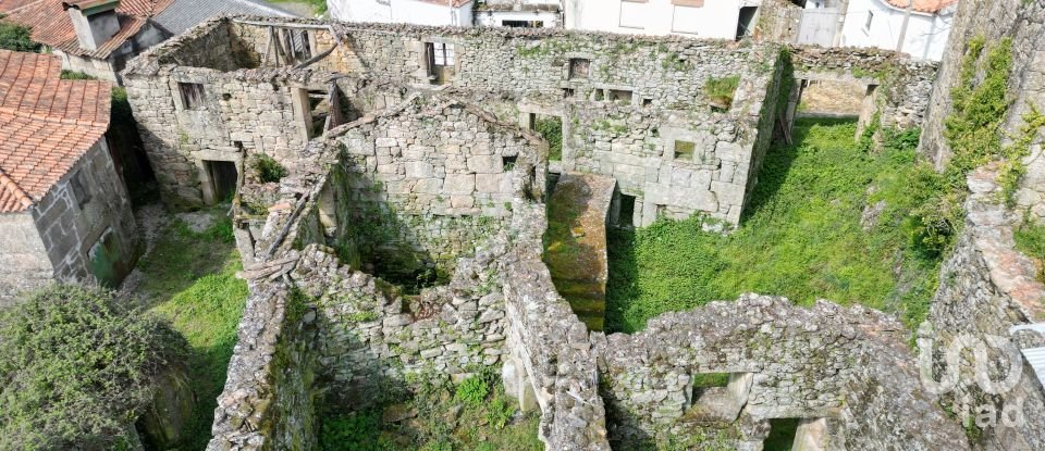 Village house T0 in Mouçós e Lamares of 526 m²