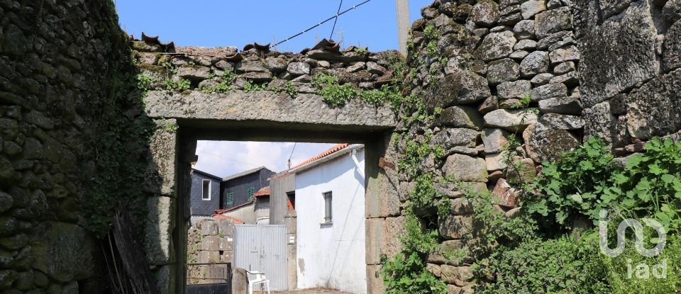Maison de village T0 à Mouçós e Lamares de 526 m²
