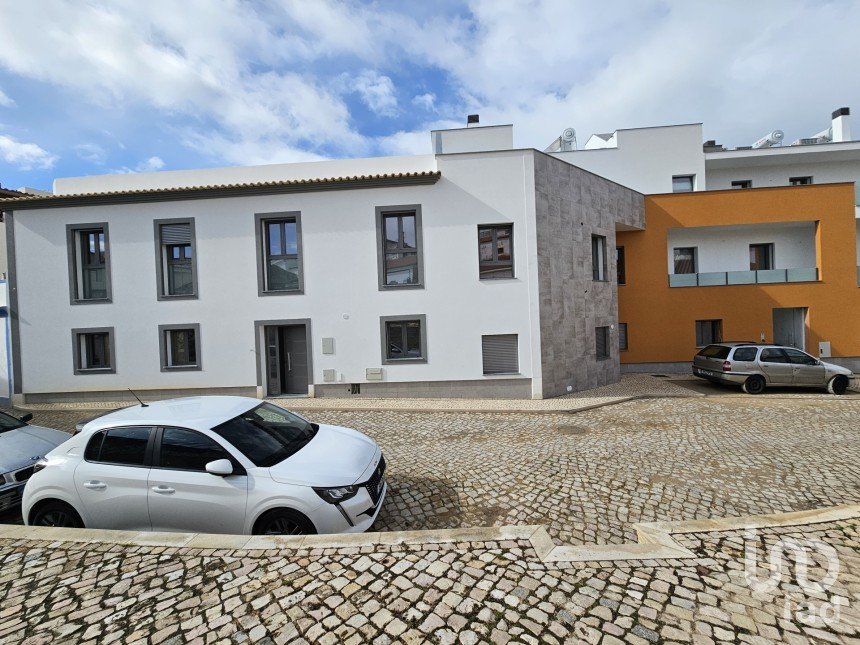 Casa / Villa T2 em Alcantarilha e Pêra de 148 m²