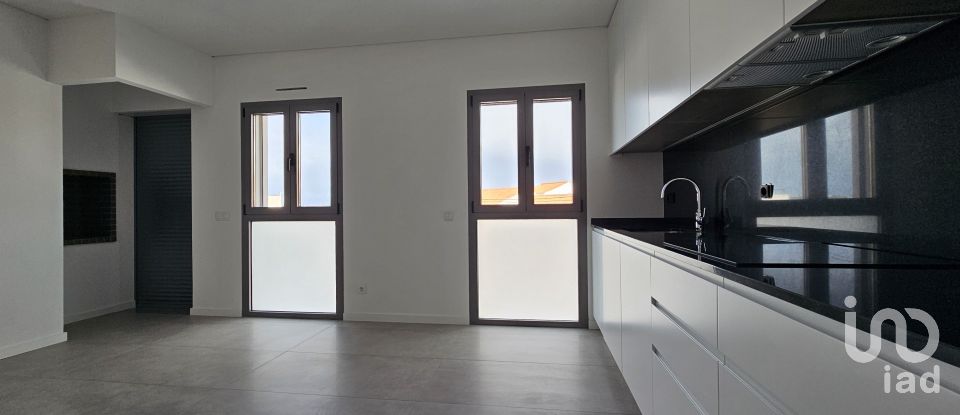 Apartamento T2 em Alcantarilha e Pêra de 82 m²