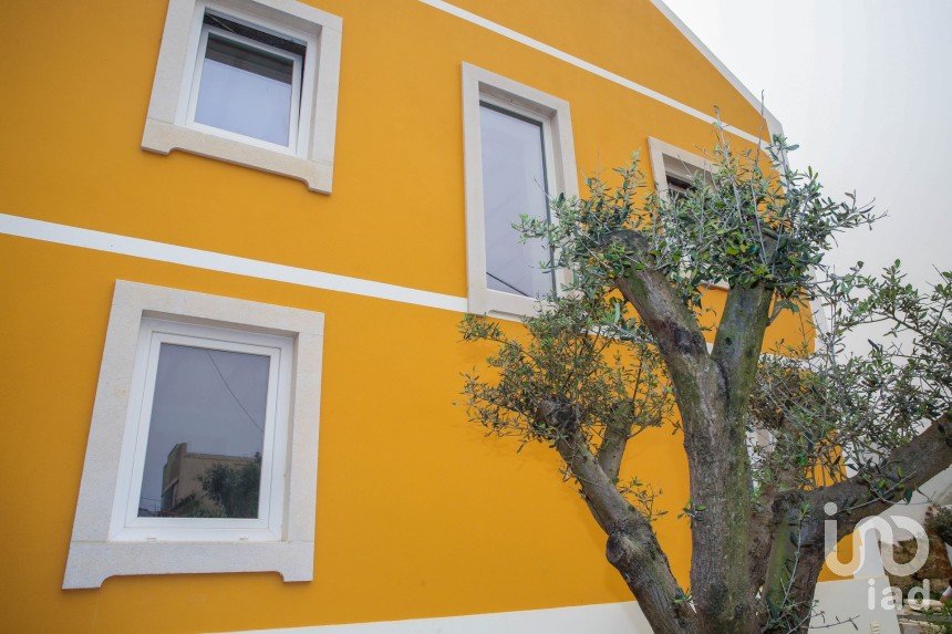 Maison de campagne T3 à Atouguia da Baleia de 126 m²