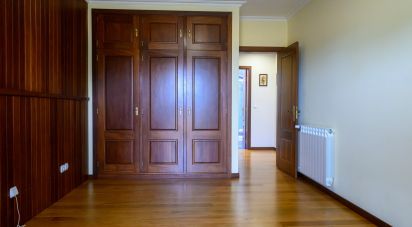 Maison rustique T4 à Recardães e Espinhel de 299 m²