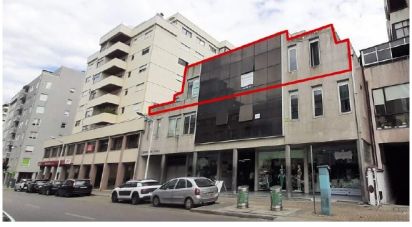 Boutique/Local commercial à Barcelos, Vila Boa e Vila Frescainha (São Martinho e São Pedro) de 131 m²