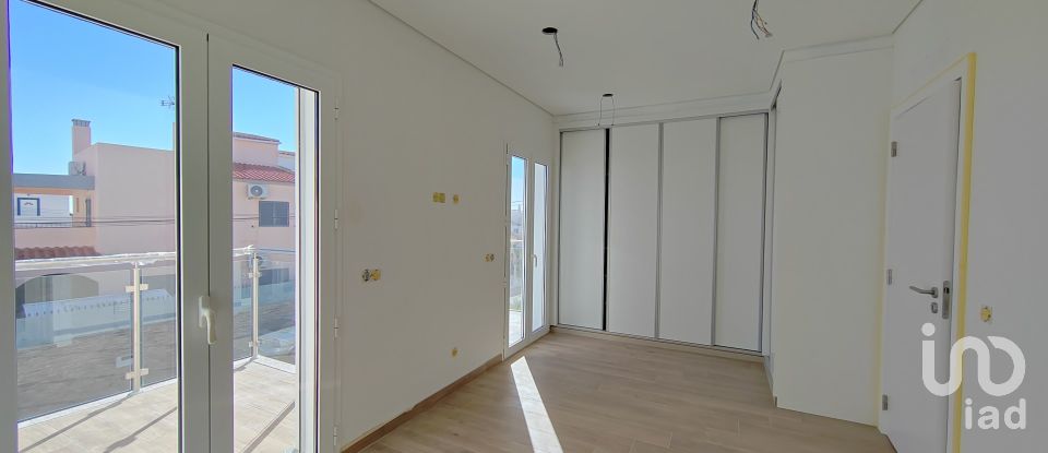 Casa / Villa T2 em Altura de 140 m²
